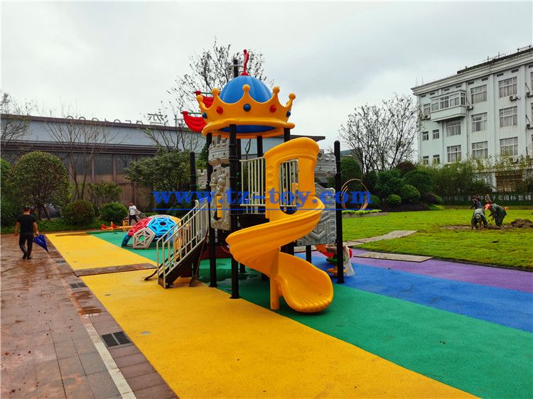 小型兒童游樂(lè )場(chǎng)設備