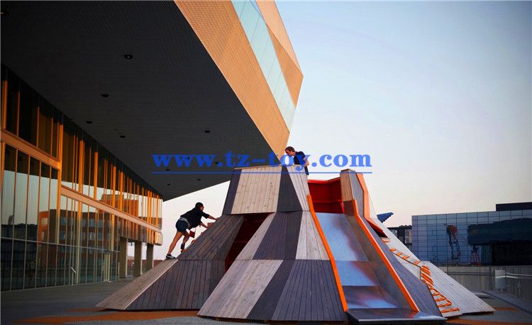 無(wú)動(dòng)力游樂(lè )設備廠(chǎng)